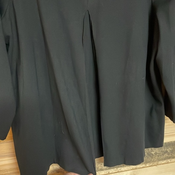 Lands’ End Size XL(18) Black Long Sleeve Split Front Soft and Stretchy Top - Picture 2 of 6